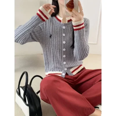 Ao-khoac-cardigan-theu-hinh-ngua-2