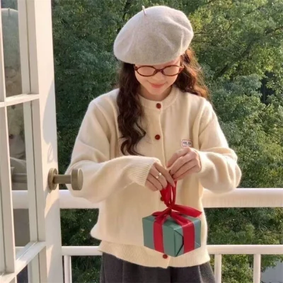 Áo cardigan cổ tròn