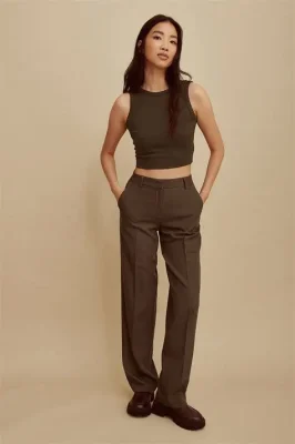 áo ba lỗ nữ mặc với quần